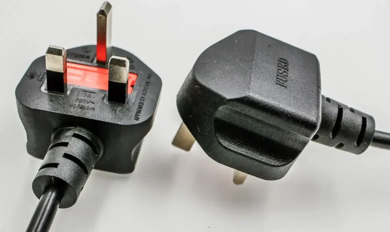 UK Mains Power Cord with BS 1363A Plug | 3A/5A/13A Fused 250V | Molded ...