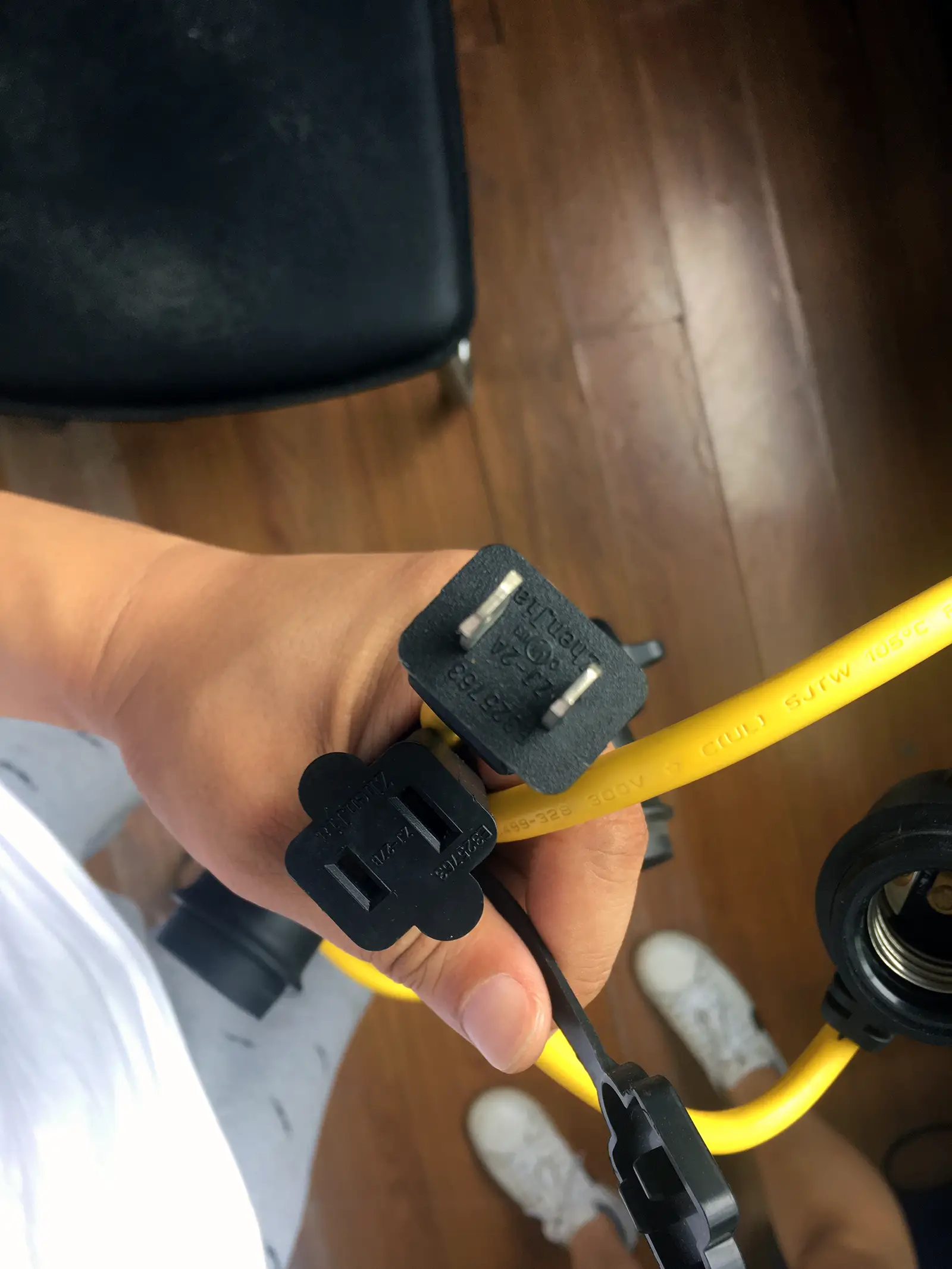 Temporary String Lights NEMA 1-15 Male Plug and Female Socket